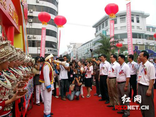 ʡ���I(l��ng)��(d��o)���^���[��(hu��)չ�^